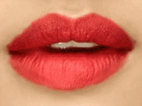 Gif animé bouche mordue